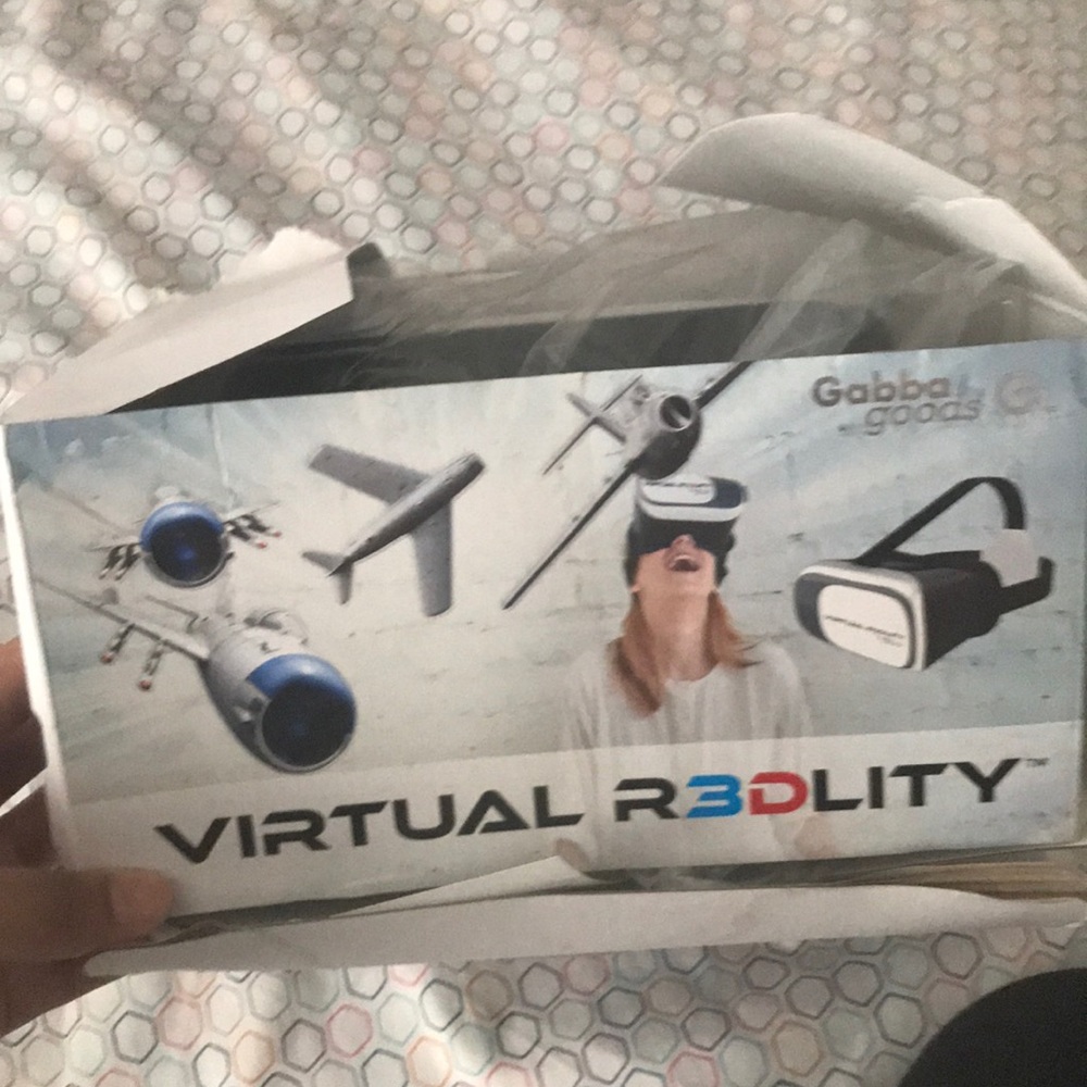 Virtual reality head set